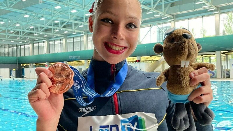 Alisa Ozhogina Dos Medallas Y Un Mar De Emociones