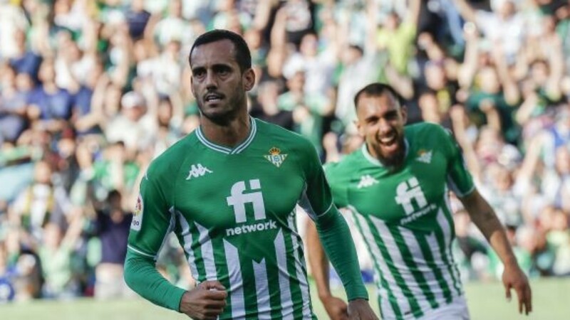 Betis Granada Triunfo Con Doblete De Juanmi Muchodeporte