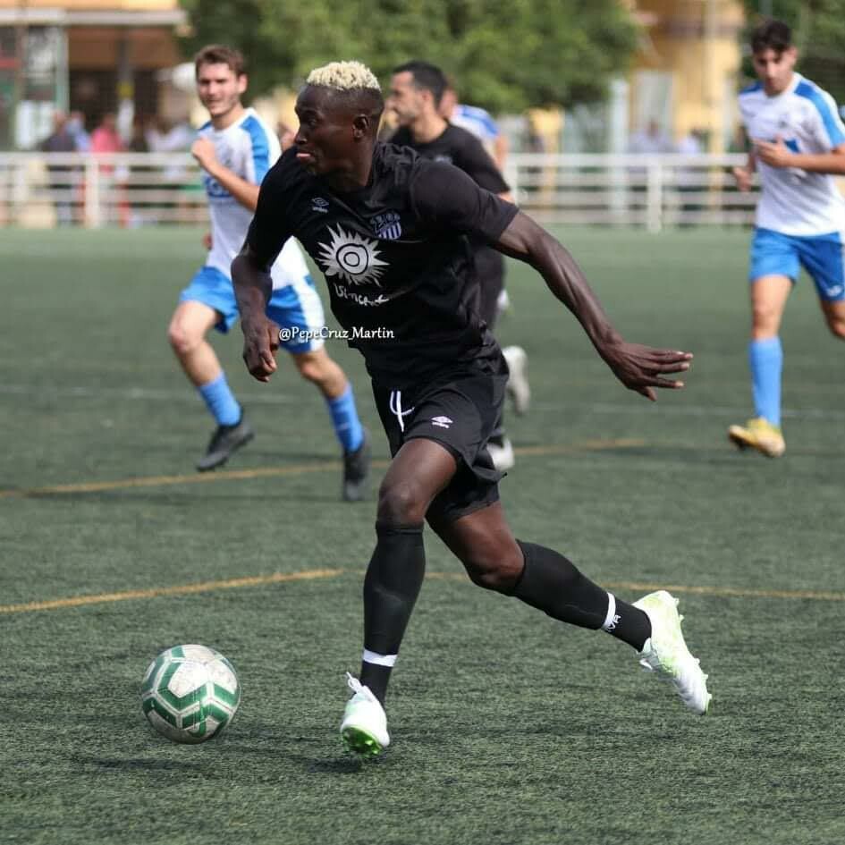 Un delantero guineano aterriza en 1ª Andaluza Muchodeporte