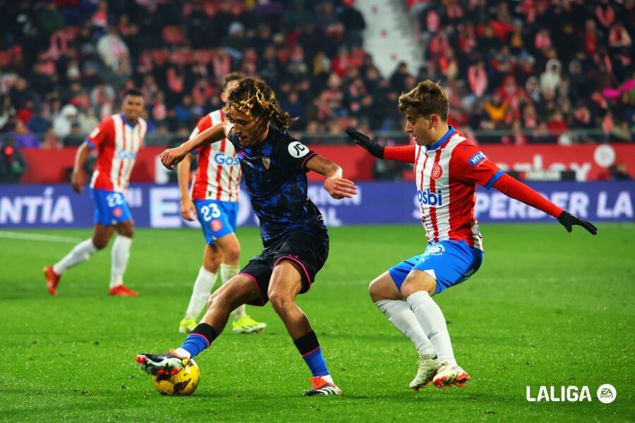 Pocos Minutos De Mejbri V Liz Y Agoum En El Sevilla Fc Muchodeporte