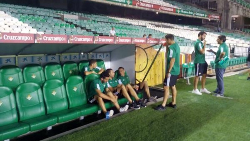 Vive la pasión del Real Betis Balompié en el Estadio Benito
